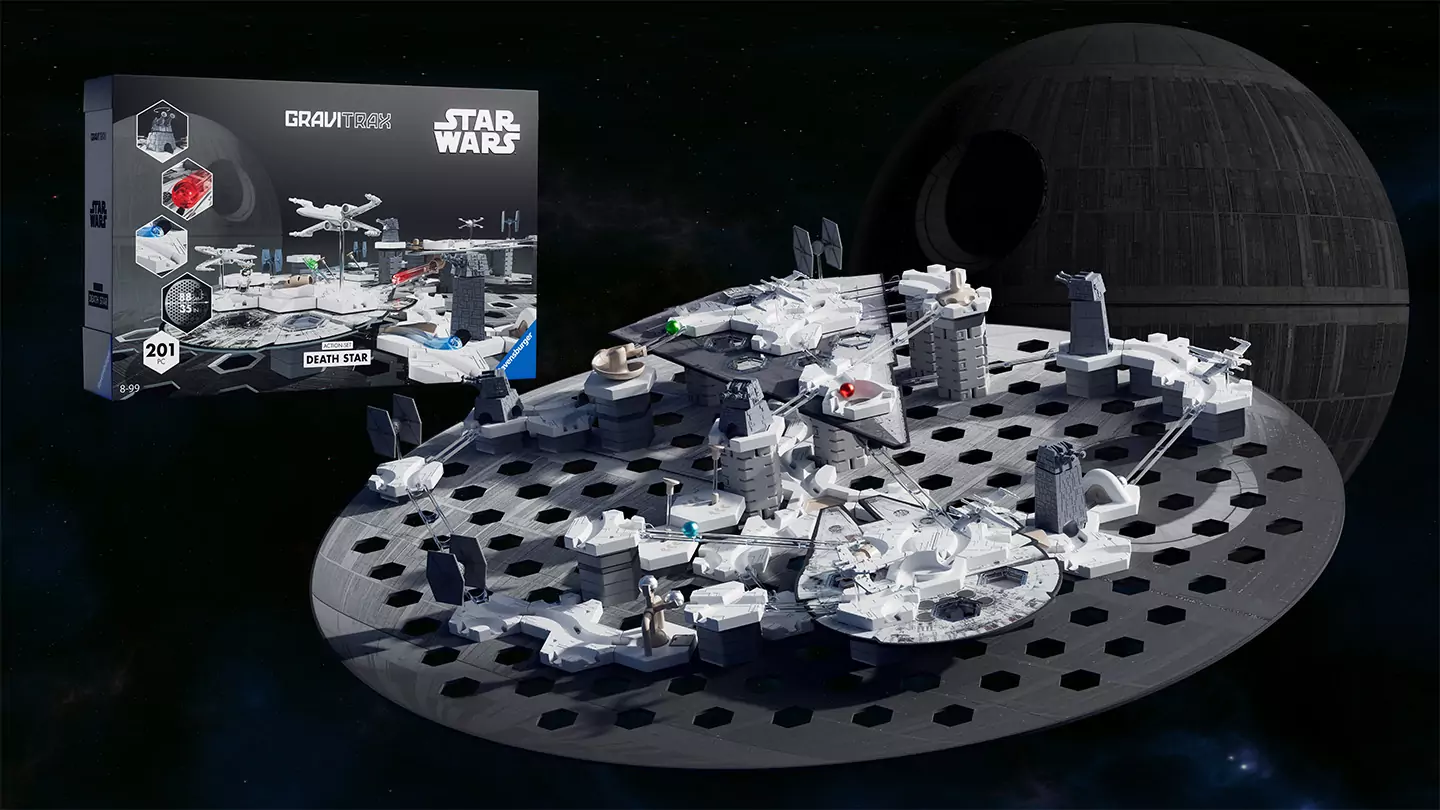 Die GraviTrax Star Wars Packung, mit der aufgebauten Kugelbahn auf einer runden Bodenplatte.