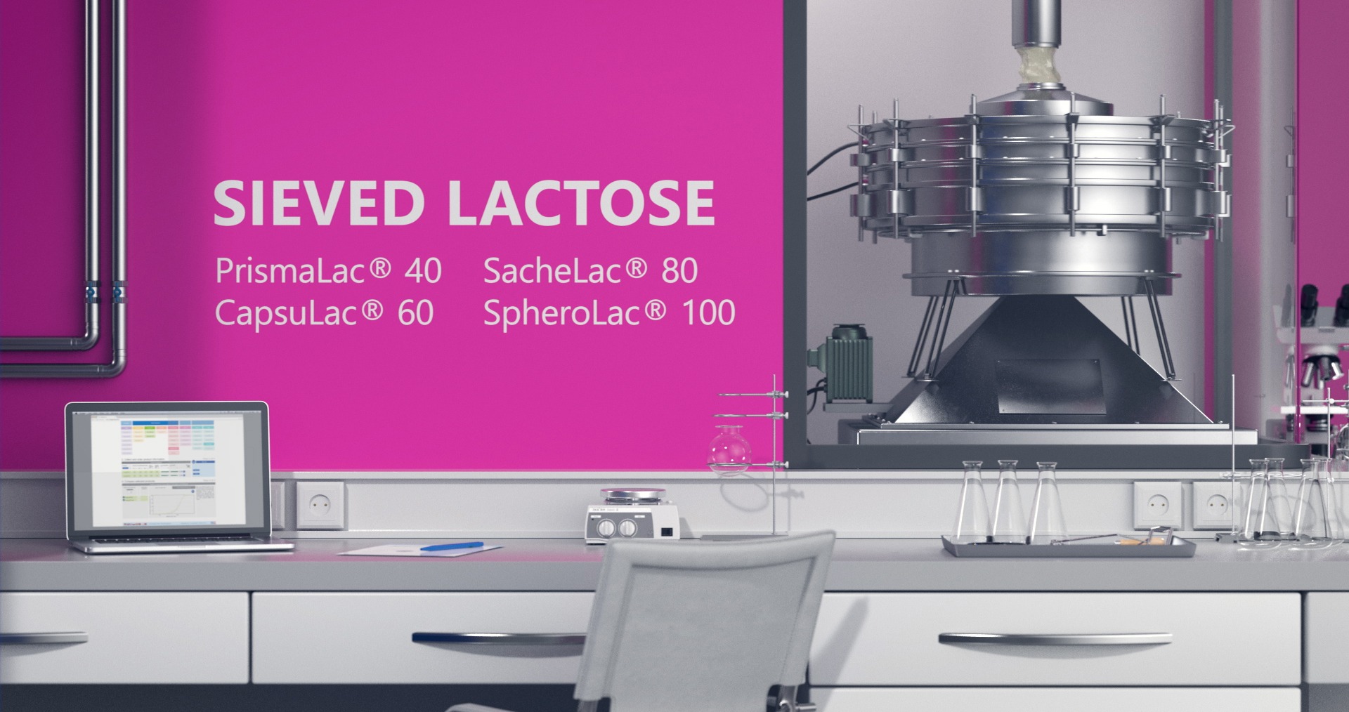 Laboratorium mit Siebmaschine und Laptop, Text mit gesiebten Laktose-Produkten: PrismaLac, CapsuLac, SacheLac, SpheroLac.