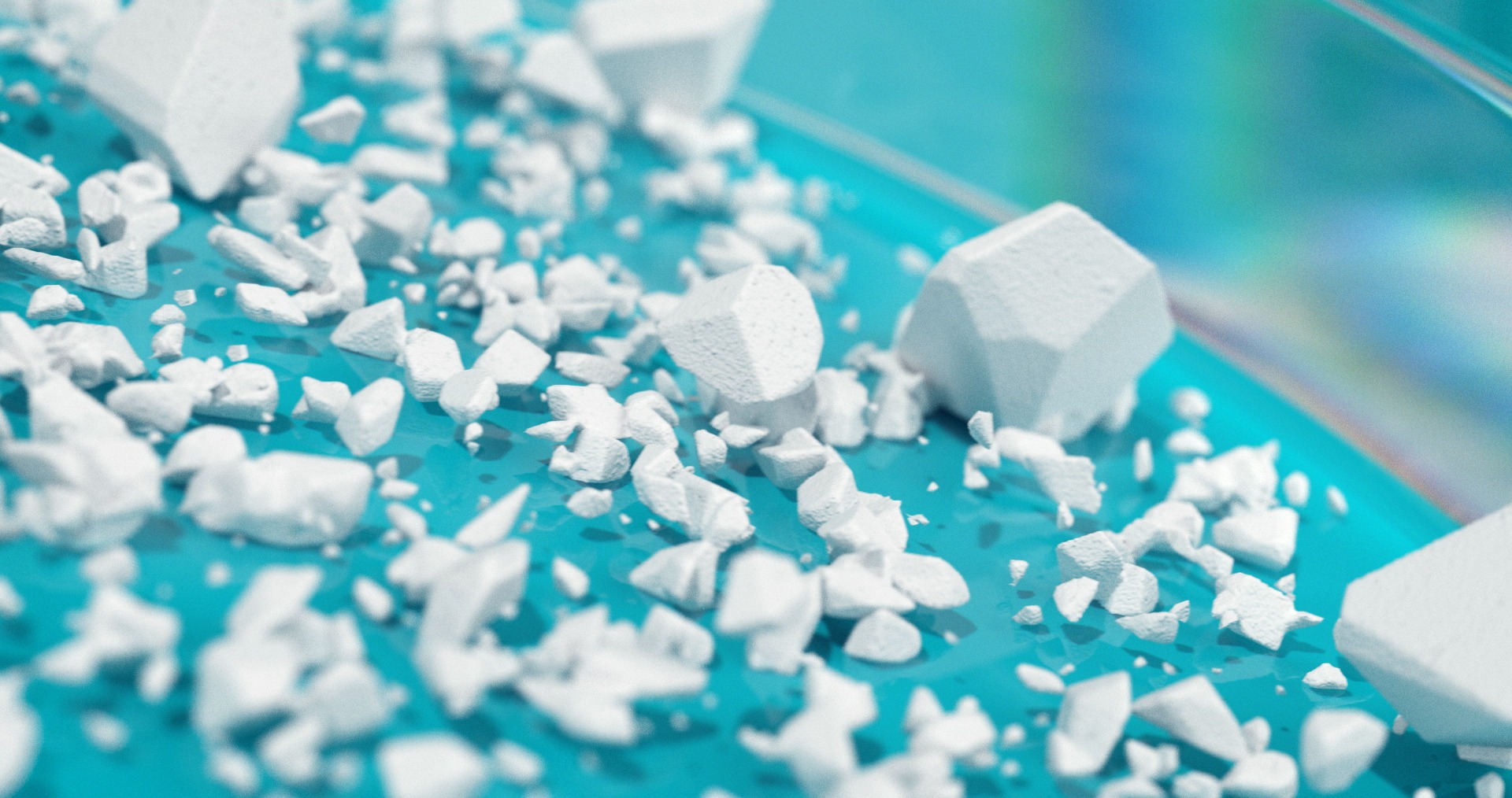 Weiße geometrische Formen und Bruchstücke auf blauem Hintergrund, Nahaufnahme.