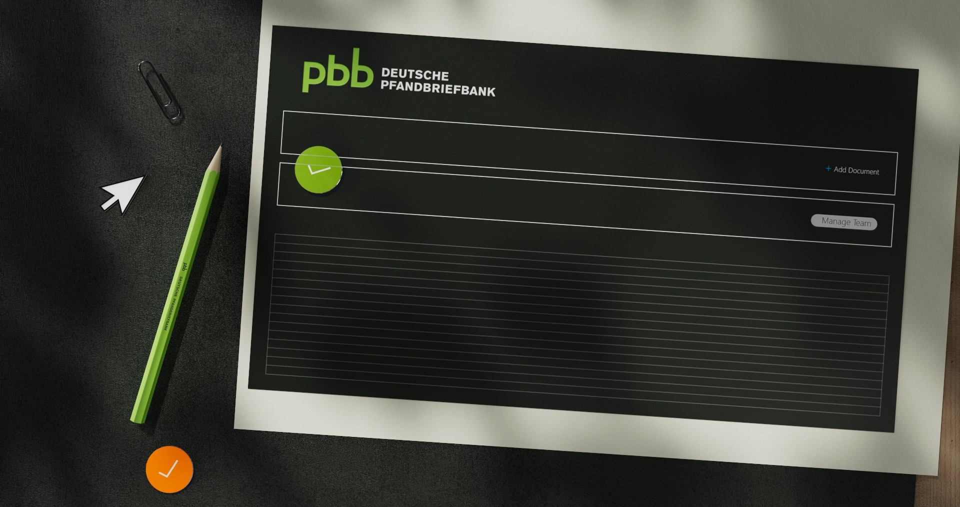 Dokument der Deutschen Pfandbriefbank auf Schreibtisch mit Bleistift und Büroklammer. Minimalistisches Design.